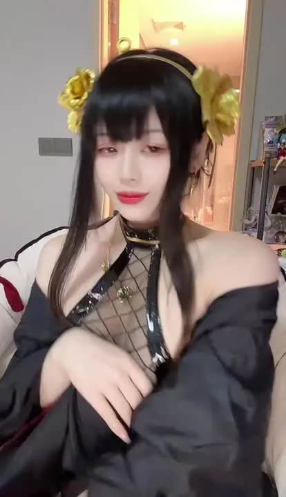 Jiuyan: Yor Forger Custom Cosplay